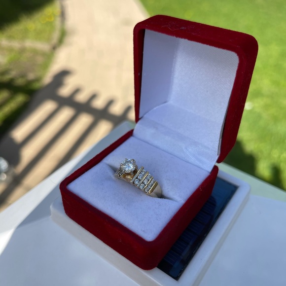 0.85 carat diamond engagement ring - Picture 5 of 6